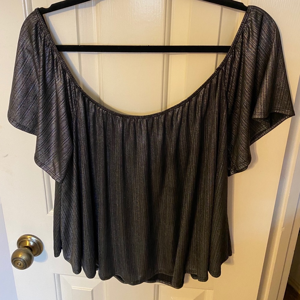 Ecoté off the shoulder crop top. Size L